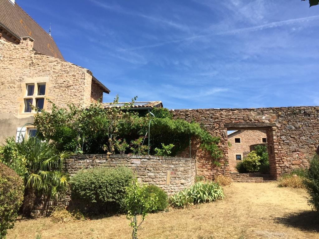 Le Vieux Chateau Bed and Breakfast Leynes Habitación foto