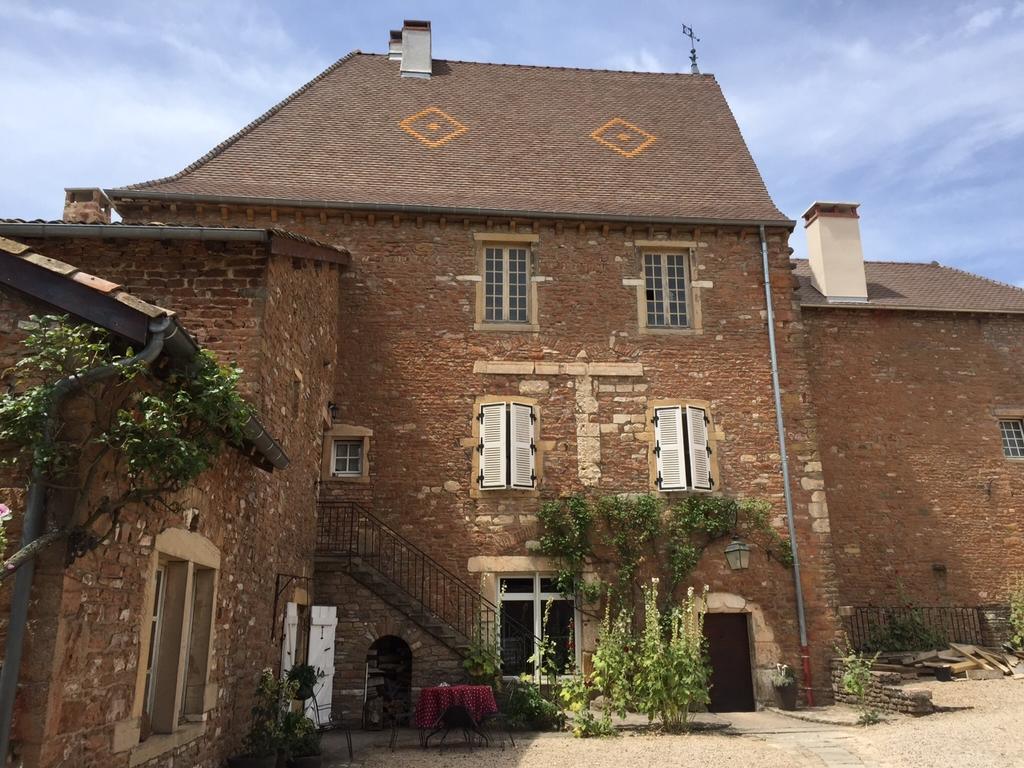 Le Vieux Chateau Bed and Breakfast Leynes Exterior foto